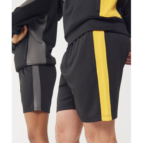 Knitted shorts with zip pockets Thumbnail