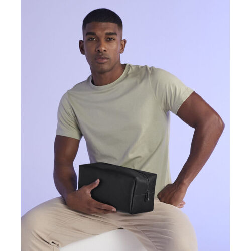 Boutique toiletry/accessory case Thumbnail