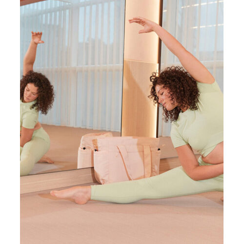 Studio oversized tote Thumbnail