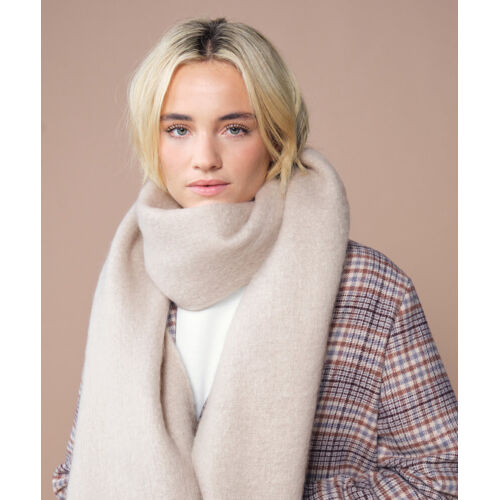 Fluffy scarf Thumbnail