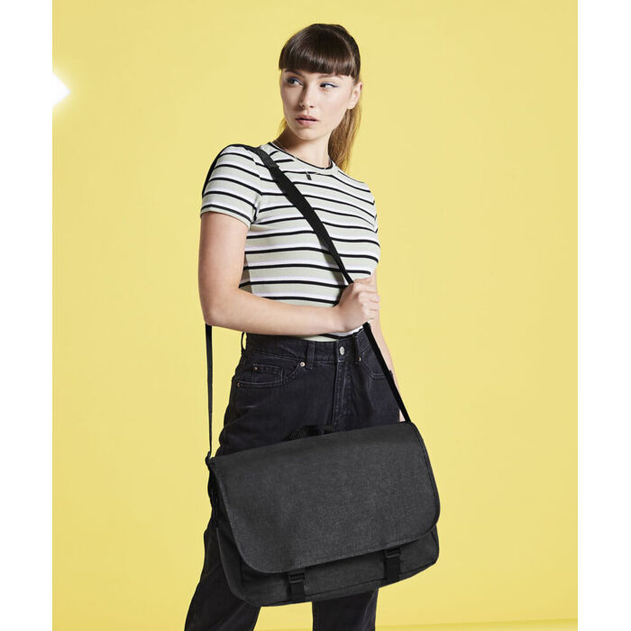 Two-tone digital messenger Thumbnail